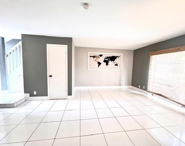 4103 Ne 21st Terrace - Photo Thumbnail 4