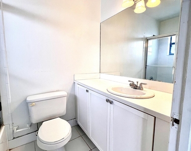4103 Ne 21st Terrace - Photo Thumbnail 11