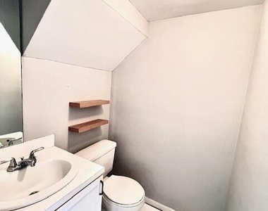 4103 Ne 21st Terrace - Photo Thumbnail 5