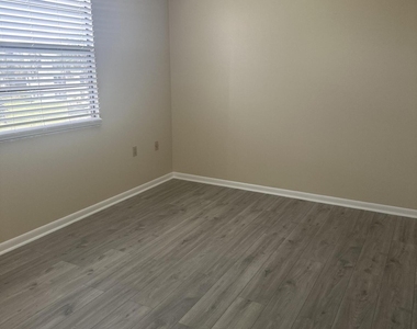 3507 Village Boulevard - Photo Thumbnail 7