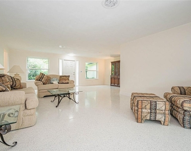 626 Honeysuckle Lane - Photo Thumbnail 10