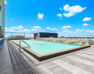 2000 Metropica Way - Photo Thumbnail 18