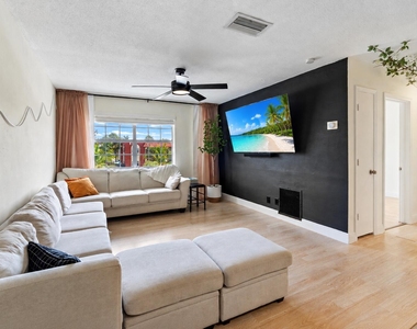 299 Sw 7th Street - Photo Thumbnail 1