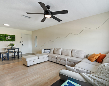 299 Sw 7th Street - Photo Thumbnail 3