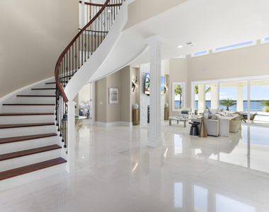 526 Point Lane - Photo Thumbnail 9