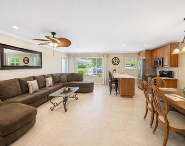 512 High Point Drive - Photo Thumbnail 1