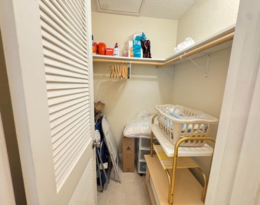 512 High Point Drive - Photo Thumbnail 11