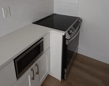 1001 Se 16th Street - Photo Thumbnail 2