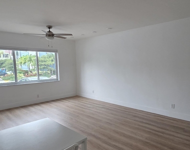 1001 Se 16th Street - Photo Thumbnail 3