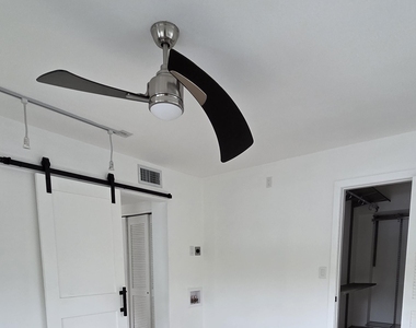 1001 Se 16th Street - Photo Thumbnail 11