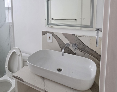 1001 Se 16th Street - Photo Thumbnail 7