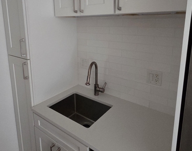 1001 Se 16th Street - Photo Thumbnail 1
