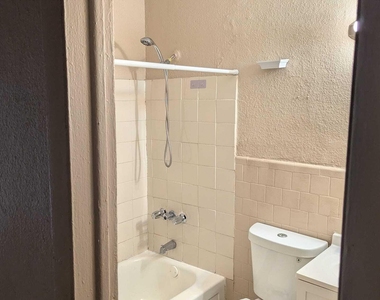 2670 Nw 10th Street - Photo Thumbnail 5