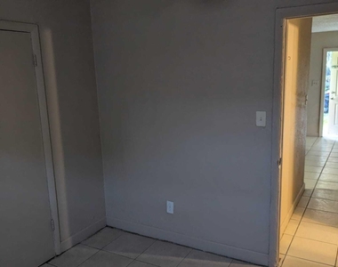 2670 Nw 10th Street - Photo Thumbnail 7