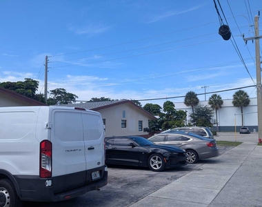 2670 Nw 10th Street - Photo Thumbnail 8