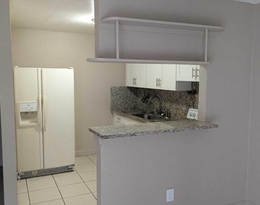 2670 Nw 10th Street - Photo Thumbnail 3