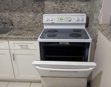 2670 Nw 10th Street - Photo Thumbnail 1