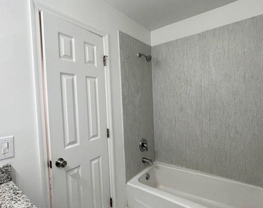 4606 Se Binnacle Way - Photo Thumbnail 4