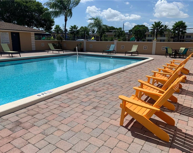 401 Nw 34 Street - Photo Thumbnail 6