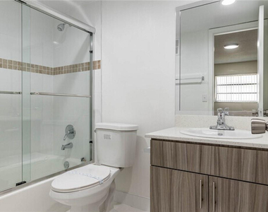 401 Nw 34 Street - Photo Thumbnail 1