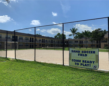 401 Nw 34 Street - Photo Thumbnail 7