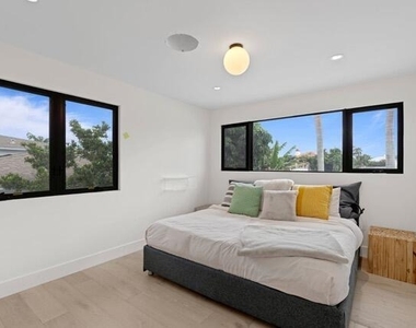 21 Duke Drive - Photo Thumbnail 16