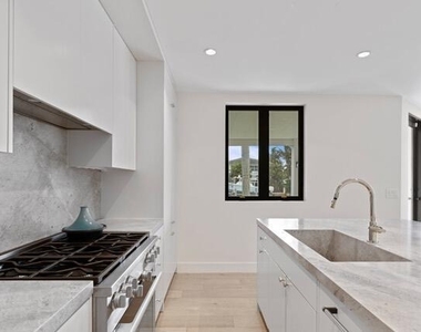 21 Duke Drive - Photo Thumbnail 3