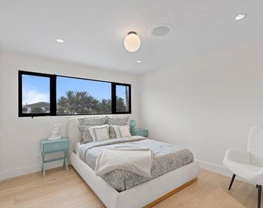 21 Duke Drive - Photo Thumbnail 14