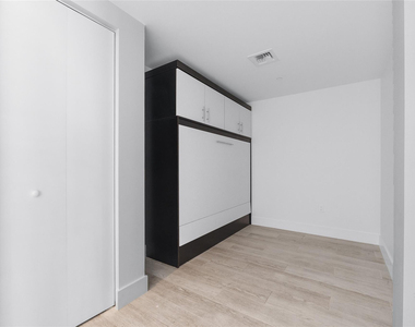 1300 S Miami Avenue - Photo Thumbnail 7