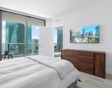 1300 S Miami Avenue - Photo Thumbnail 5