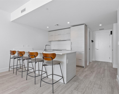 1300 S Miami Avenue - Photo Thumbnail 1