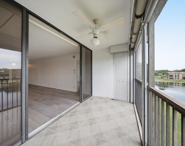 6539 Coral Lake Drive - Photo Thumbnail 14