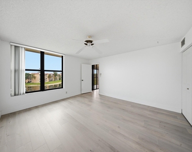6539 Coral Lake Drive - Photo Thumbnail 16