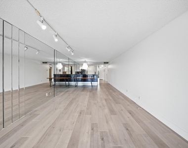 6539 Coral Lake Drive - Photo Thumbnail 11