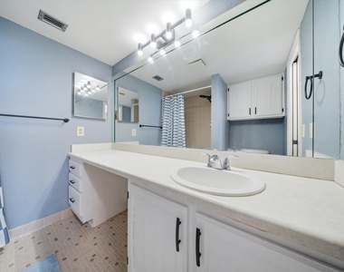 6539 Coral Lake Drive - Photo Thumbnail 18