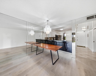 6539 Coral Lake Drive - Photo Thumbnail 10