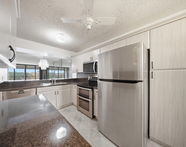 6539 Coral Lake Drive - Photo Thumbnail 5