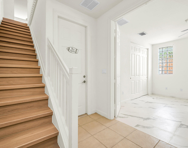 810 Marina Del Ray - Photo Thumbnail 16