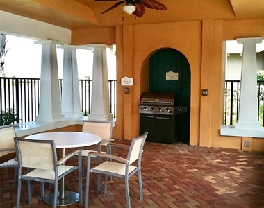 810 Marina Del Ray - Photo Thumbnail 5