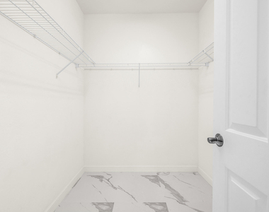 810 Marina Del Ray - Photo Thumbnail 32