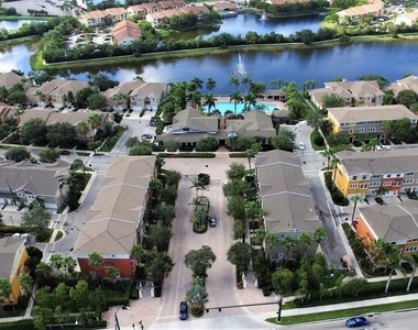 810 Marina Del Ray - Photo Thumbnail 1