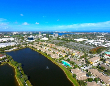 810 Marina Del Ray - Photo Thumbnail 4