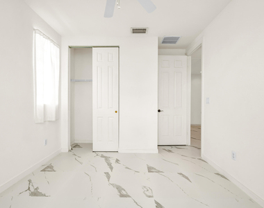 810 Marina Del Ray - Photo Thumbnail 36