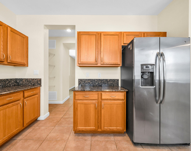 810 Marina Del Ray - Photo Thumbnail 15