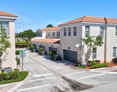 8332 Nw 7th Court - Photo Thumbnail 3