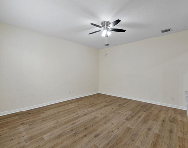 8332 Nw 7th Court - Photo Thumbnail 15