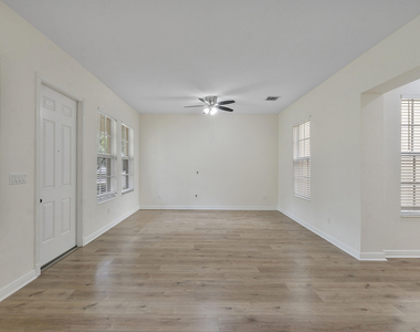 8332 Nw 7th Court - Photo Thumbnail 6