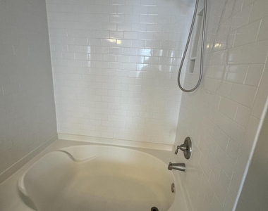 225 Murcia Drive - Photo Thumbnail 7