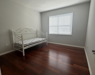225 Murcia Drive - Photo Thumbnail 10