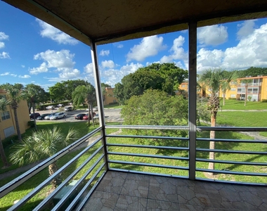 4304 Nw 9th Avenue - Photo Thumbnail 2